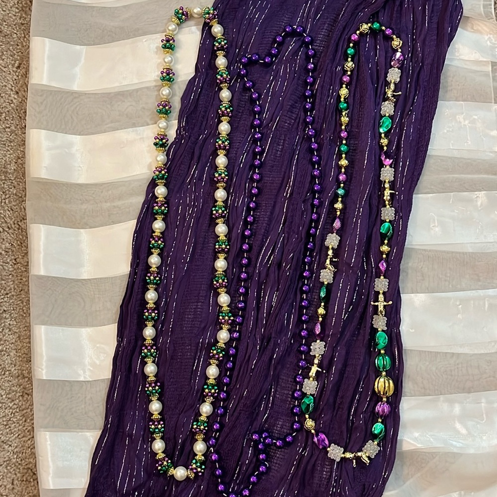 Necklace Trio; 3 Separate Strands; Mardi Gras Style! Beads & Pearls,